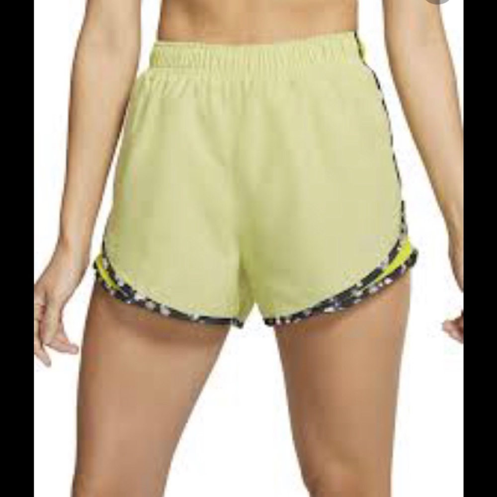 Nike Women's Tempo Dry Core 3'' Running Shorts